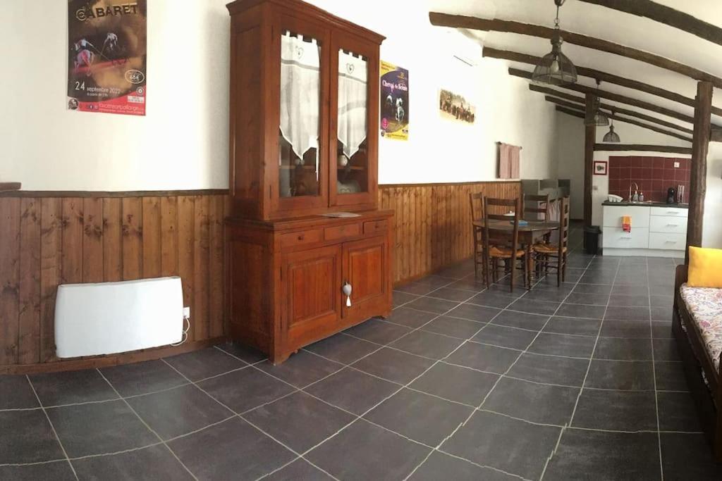 Logement Insolite Au Coeur D'Une Ecurie Arles Exterior photo